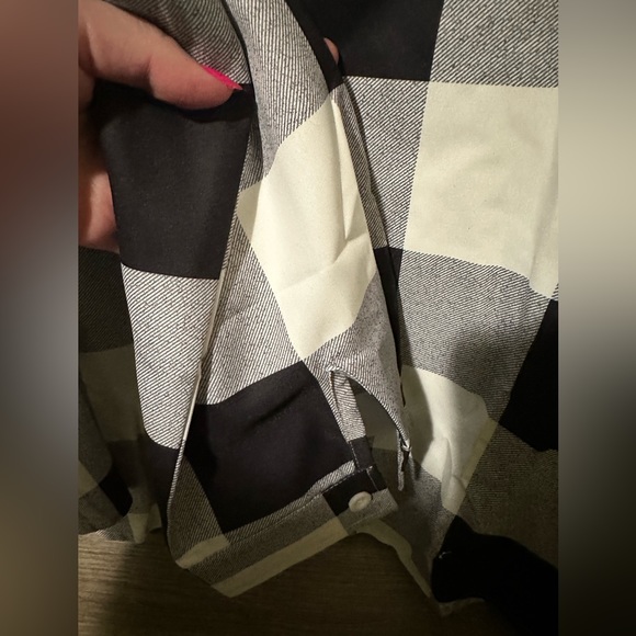 Men’s white, gray and black plaid button up flannel - Picture 5 of 6